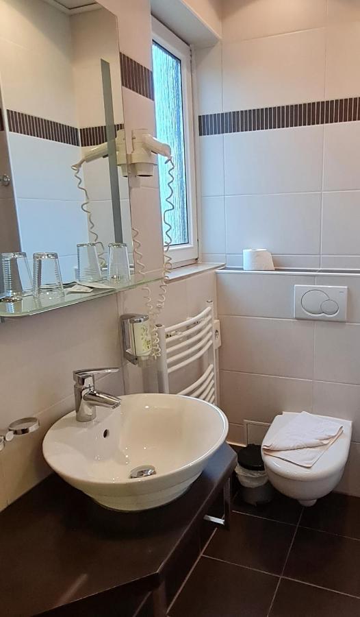 Hotel Prox Arnstadt Buitenkant foto